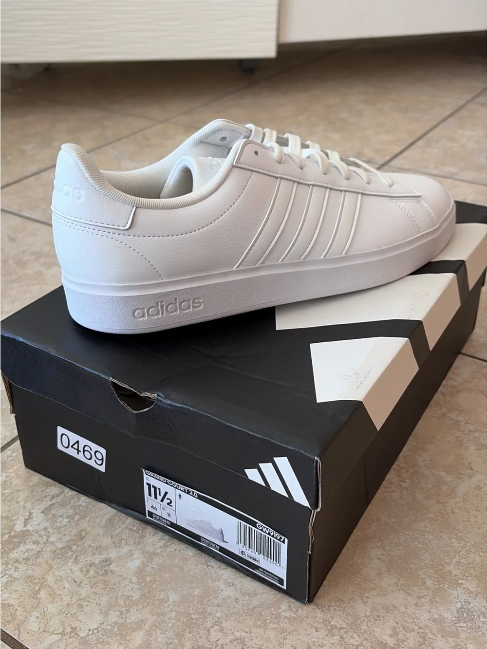 adidas Men's All-White Low-Top Casual Sneakers